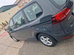 Grau Gebraucht 2015 VW Golf Sportsvan Van / Kleinbus | 19.500 €