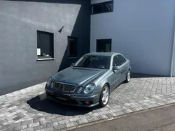 Grau Gebraucht 2005 Mercedes E500 Avantgarde Limousine | 12.999 € (Etwas zu teuer)