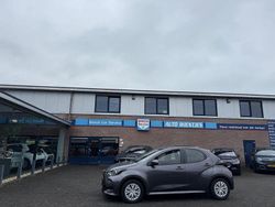 Grau Gebraucht 2023 Toyota Yaris Active Limousine | 16.450 € (Fairer Preis)