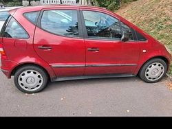 Rot Gebraucht 2000 Mercedes A140 Kleinwagen | 1.100 €