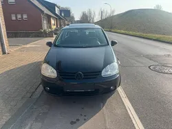 Schwarz Gebraucht 2006 VW Golf V Kleinwagen | 2.600 € (Fairer Preis)