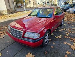 Rot Gebraucht 1997 Mercedes C180 Limousine | 1.250 € (Superpreis)