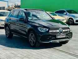 Grau Gebraucht 2020 Mercedes GLC300e AMG SUV | 32.990 € (Etwas zu teuer)