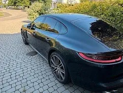 Grau Gebraucht 2019 Porsche Panamera 4S Limousine | 102.500 €