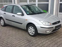 Silber Gebraucht 2002 Ford Focus Limousine | 999 € (Guter Preis)