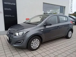 Grau Gebraucht 2014 Hyundai i20 Edition Limousine | 5.900 € (Etwas zu teuer)