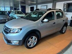 Grau Gebraucht 2013 Dacia Sandero Stepway Ambiance Limousine | 7.190 € (Fairer Preis)