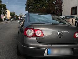 Grau Gebraucht 2006 VW Passat Limousine | 3.900 €