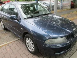 Blau Gebraucht 2002 Mitsubishi Carisma Elegance Limousine | 850 € (Guter Preis)