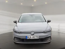 Grau Gebraucht 2023 VW Golf VIII Life Kleinwagen | 28.900 € (Fairer Preis)