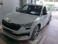 Steelgrau Gebraucht 2022 Skoda Kodiaq SportLine SUV | 35.140 € (Fairer Preis)