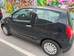 Schwarz Gebraucht 2004 Citroën C2 Kleinwagen | 600 €