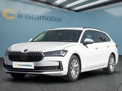 Weiß Gebraucht 2024 Skoda Superb Kombi | 31.799 € (Guter Preis)