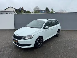 Weiß Gebraucht 2016 Skoda Fabia Active Kombi | 8.399 € (Fairer Preis)