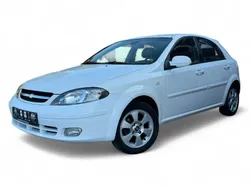 Weiß Gebraucht 2009 Chevrolet Lacetti Limousine | 1.799 € (Fairer Preis)
