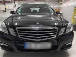 Schwarz Gebraucht 2010 Mercedes 220 Kombi | 10.900 €