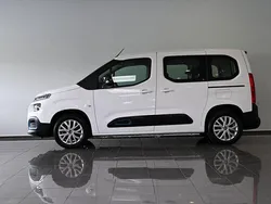 Weiß Gebraucht 2022 Citroën e-Berlingo Feel Van / Kleinbus | 20.950 € (Etwas zu teuer)