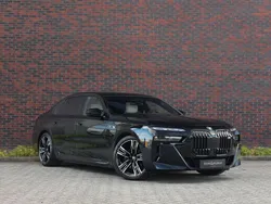 BMW M760e