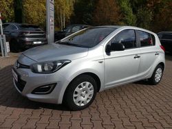Silber Gebraucht 2013 Hyundai i20 Edition Kleinwagen | 6.990 €
