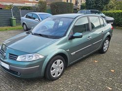 Grün Gebraucht 2004 Renault Mégane II Limousine | 2.250 € (Fairer Preis)