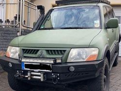 Grün Gebraucht 2006 Mitsubishi Pajero SUV | 17.450 €