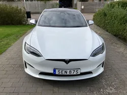 Weiß Gebraucht 2023 Tesla Model S Limousine | 71.500 €