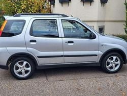 Silber Gebraucht 2006 Suzuki Ignis Kleinwagen | 3.900 € (Etwas zu teuer)