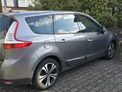 Grau Gebraucht 2011 Renault Scénic III Bose Edition Van / Kleinbus | 6.150 €
