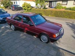 Rot Gebraucht 1993 Mercedes 190 Limousine | 7.990 €