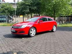Rot Gebraucht 2008 Opel Astra GTC Limousine | 3.800 € (Guter Preis)