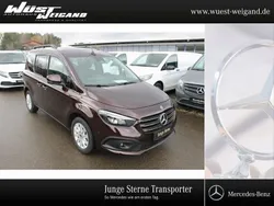 Rot Gebraucht 2024 Mercedes 180 Progressive Limousine | 30.490 € (Etwas zu teuer)