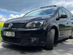 Schwarz Gebraucht 2014 VW Touran Highline Van / Kleinbus | 10.800 € (Fairer Preis)