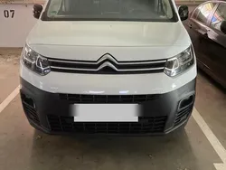 Weiß Gebraucht 2021 Citroën Berlingo Van / Kleinbus | 16.000 €