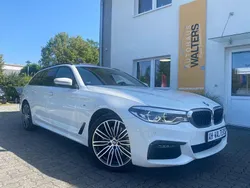 Alpinweiss iii Gebraucht 2019 BMW 530 M Sport Kombi | 28.885 € (Fairer Preis)
