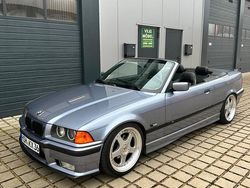 Blau Gebraucht 1993 BMW 325 Cabriolet Sport Line Cabrio | 14.500 €
