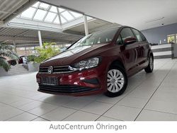 Rot Gebraucht 2018 VW Golf Sportsvan Trendline Van / Kleinbus | 12.490 € (Fairer Preis)