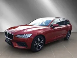 Rot Neu 2024 Volvo V60 Core Kombi | 47.391 € (Teuer)