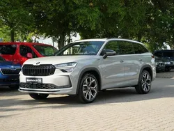 Seda steel/steel grau Gebraucht 2024 Skoda Kodiaq SportLine SUV | 51.889 € (Fairer Preis)