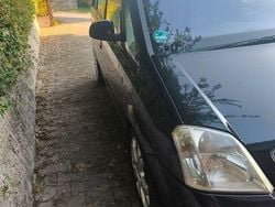 Schwarz Gebraucht 2007 Opel Meriva Cosmo Van / Kleinbus | 1.600 € (Guter Preis)
