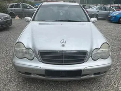 Silber Gebraucht 2002 Mercedes C220 Limousine | 1.000 € (Superpreis)