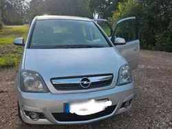 Silber Gebraucht 2009 Opel Meriva Edition Van / Kleinbus | 1.800 € (Fairer Preis)