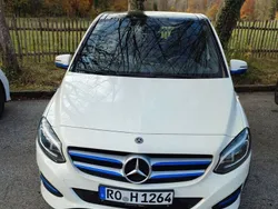 Weiß Gebraucht 2018 Mercedes B200 Edition Van / Kleinbus | 14.400 € (Etwas zu teuer)
