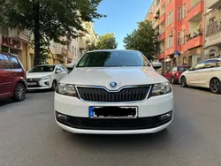Weiß Gebraucht 2018 Skoda Rapid Ambition Kombi | 10.090 € (Guter Preis)
