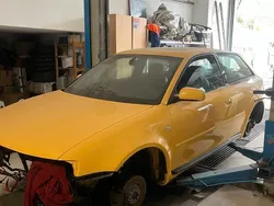 Gelb Gebraucht 1999 Audi S3 Kleinwagen | 11.000 € (Fairer Preis)