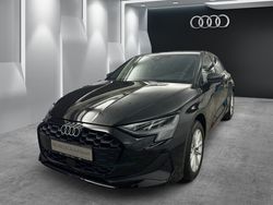 Brillantschwarz Gebraucht 2025 Audi A3 Comfort Limousine | 33.200 €