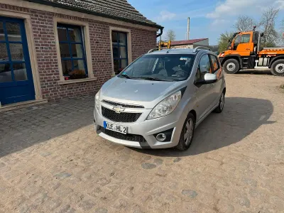 Gebraucht Chevrolet Spark 81 PS (59 kW) 2011 Silber Kleinwagen