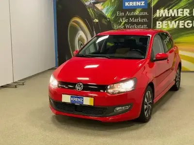 Gebraucht VW Polo Trendline 95 PS (69 kW) 2016 Flashrot Kleinwagen