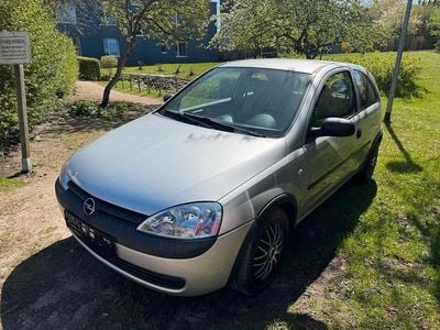 Używany Opel Corsa 60 KM (44 kW) 2002 Srebrny Hatchback