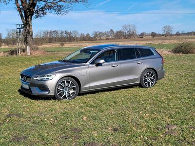 Gebraucht Volvo V60 Inscription 341 PS (250 kW) 2019 Grau Kombi