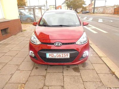 Gebraucht Hyundai i10 Passion 87 PS (63 kW) 2016 Red passion Kleinwagen
